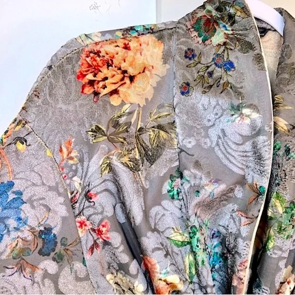 ZARA Floral Jacquard Kimono Robe Kaftan Gray Belted Boho Luxe Lounge Size Small